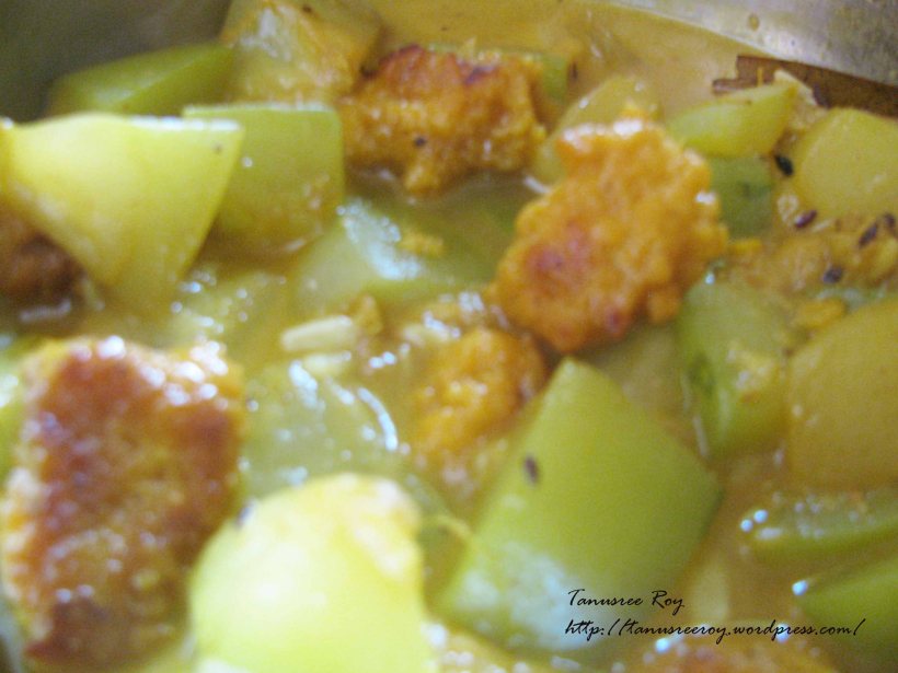 Bottle Gourd (Lauki ) Curry with Musurdal (Red Lentil) Kofta:Vegan and Gluten free Ayurvedic Recipe